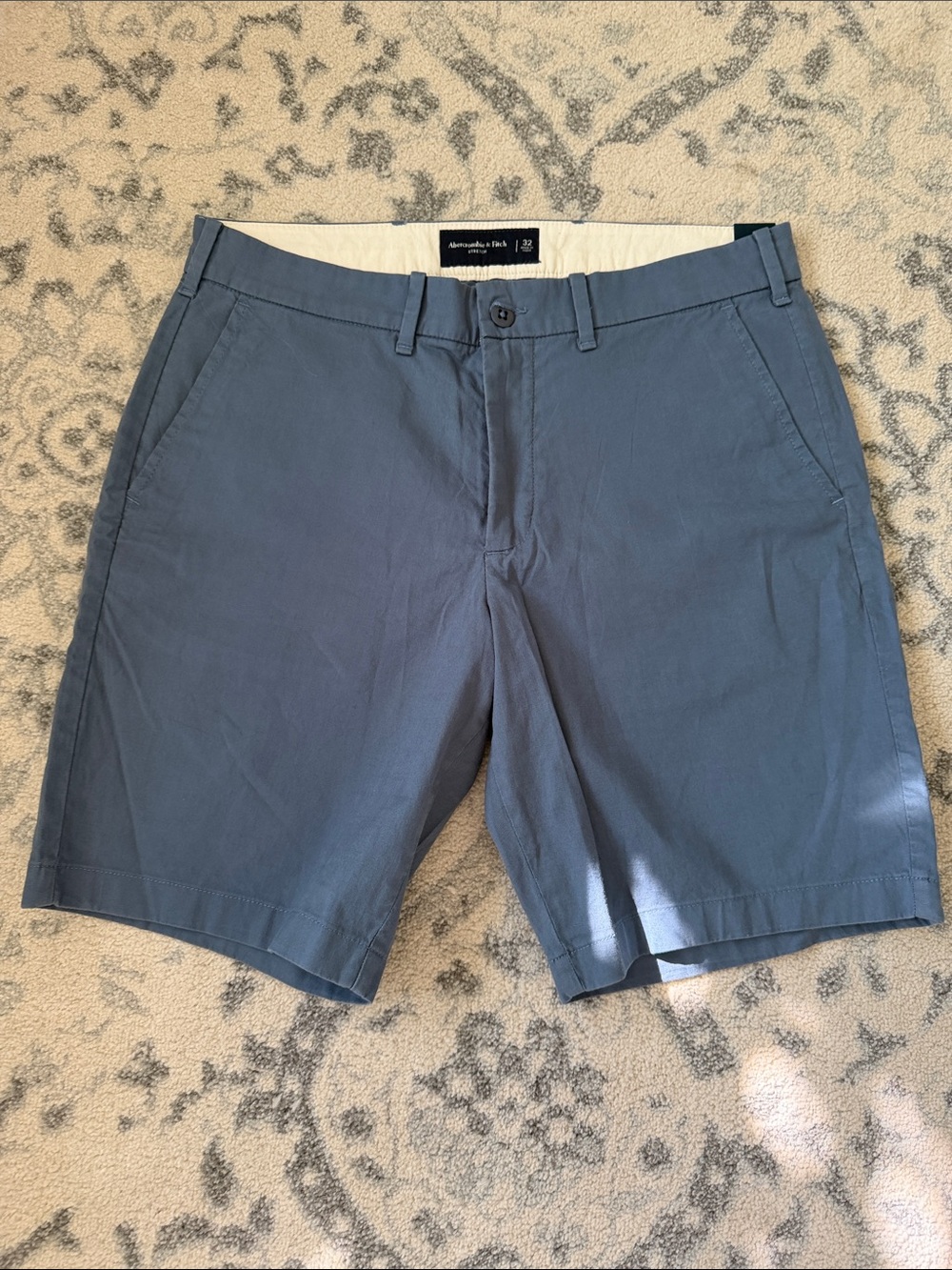 Abercrombie & Fitch Men's Slate Blue Flat-Front Shorts 9 inch inseam new